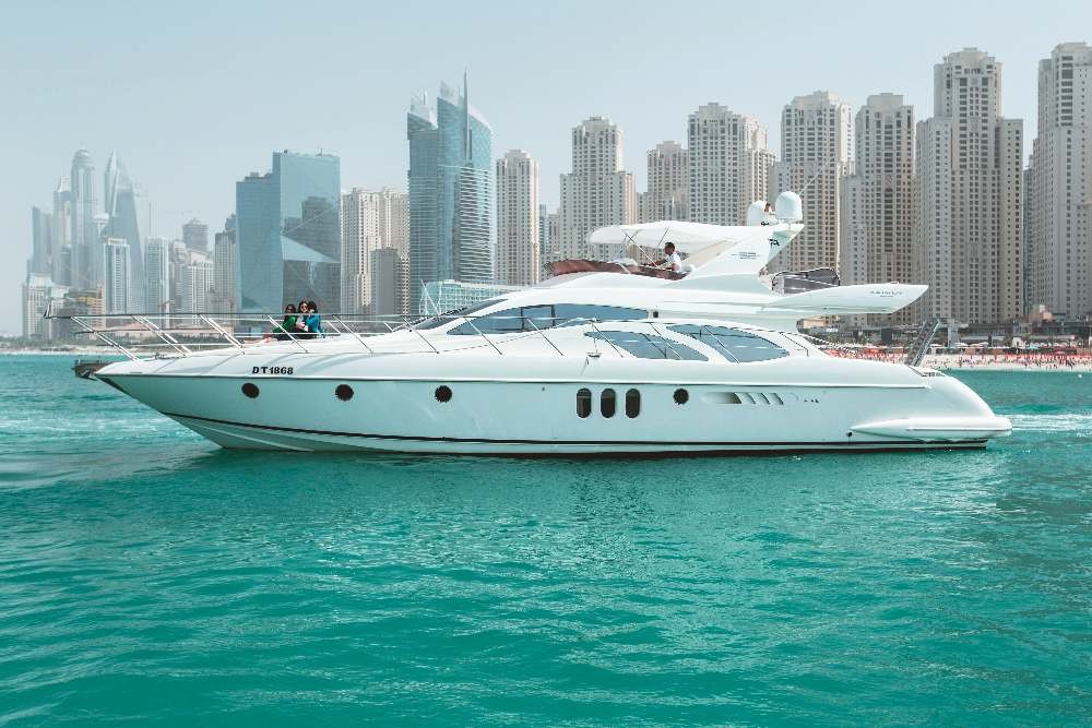 luxury yacht hire dubai