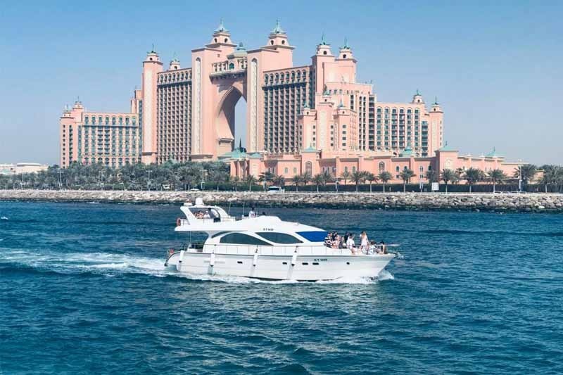 yacht charter rent dubai